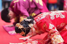 男狗女兔订婚吉日如何巧妙选择，化解相冲难题！